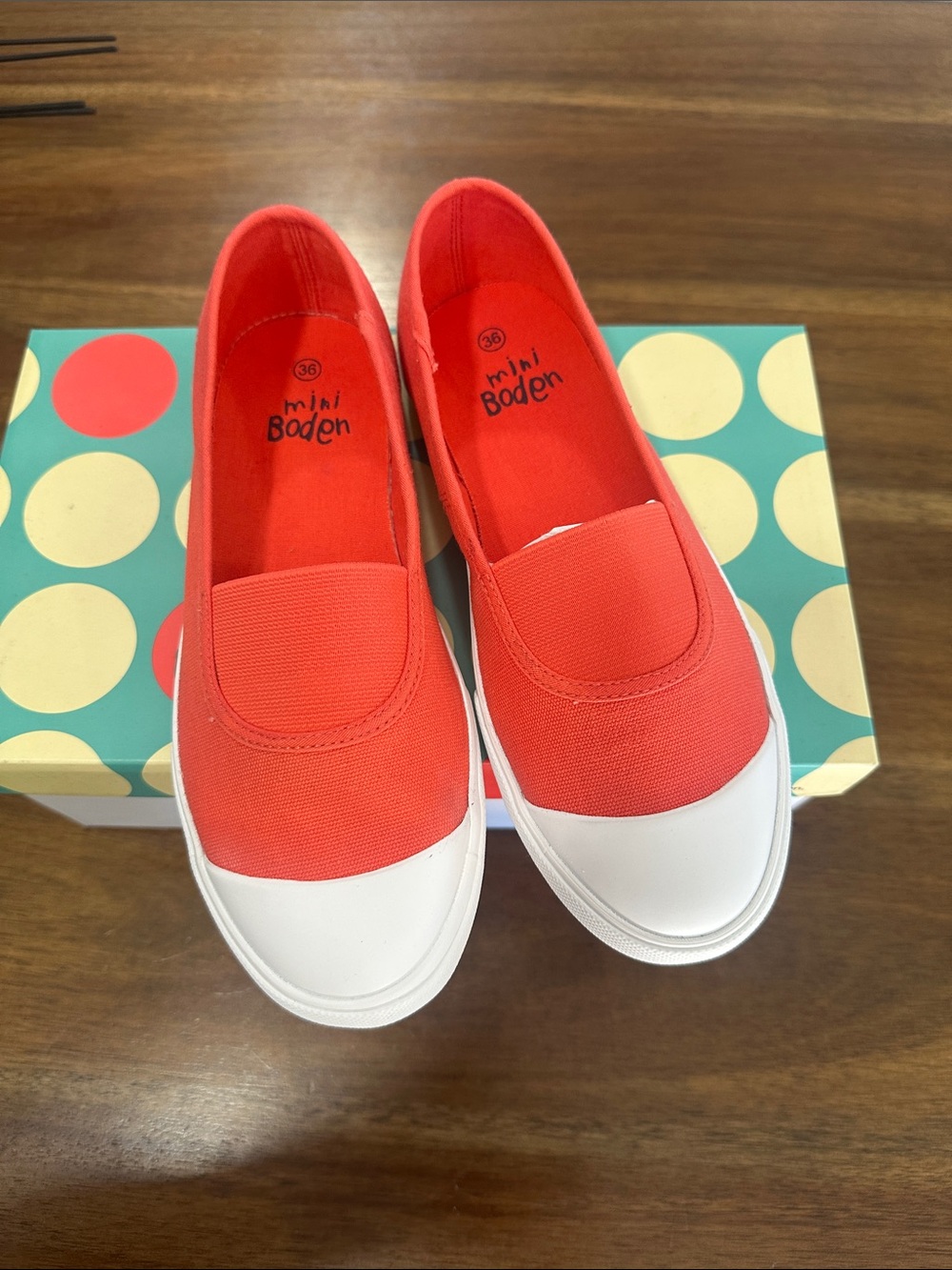 Mini Boden Coral Canvas Slip-On Sneakers NIB Size EU 36 / US 4.5 Kids